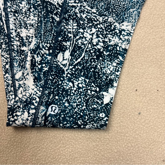 Lululemon Speed Up Tight *Full-On Luxtreme 28" Wildwood Multi Size 4 - Picture 5 of 6